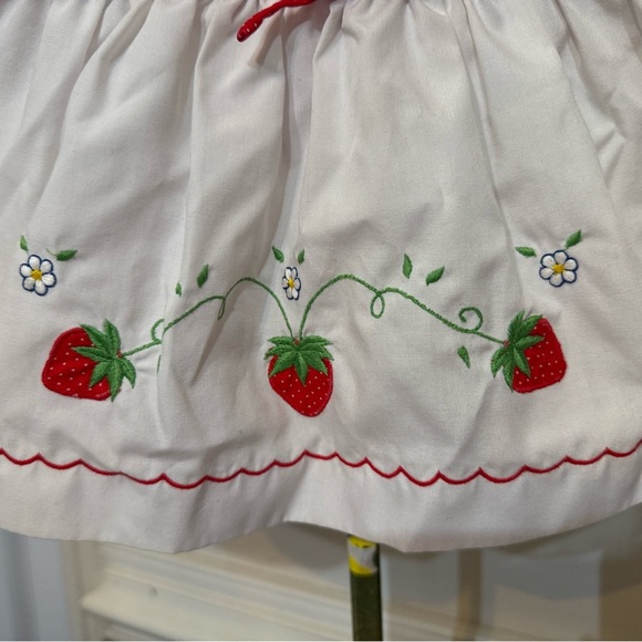 Vintage Embroidered Strawberry Shirt - Picture 3 of 8